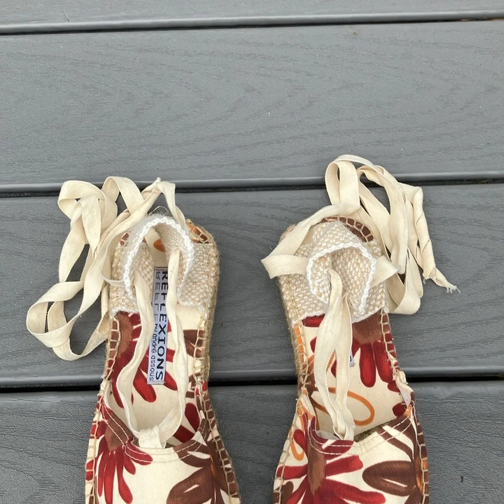 Reflections by Andre Assous Espadrille/Flats/Sandals Multicolor Size 9 NWOT